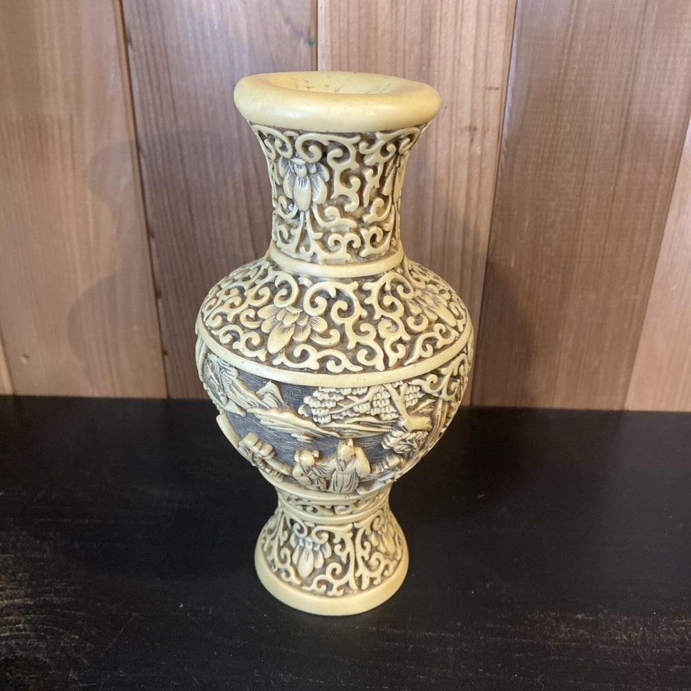 Vtg Asian-Style Carved Resin Vase Scenic Detail Ornate Home Decor Made In Italy - Picture 2 of 9